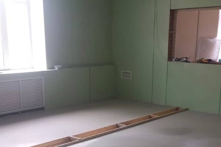 В Боровичской ЦРБ заканчивают с ремонтом комнаты для ангиографа