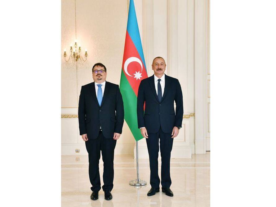 Президент Ильхам Алиев: Мы хотим перевернуть страницу, наладить связи с нашим соседом Арменией