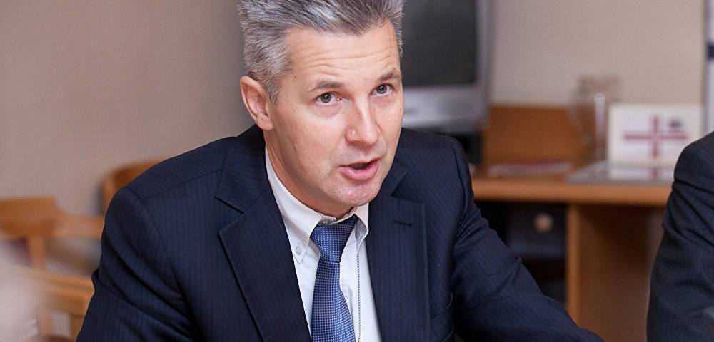 Министр обороны Латвии сменил профиль – стал экспертом по борьбе с Covid-19