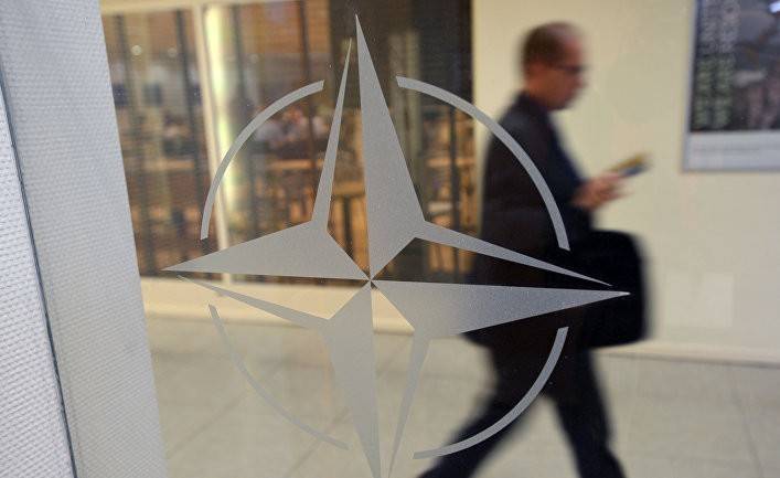The Telegraph: НАТО сокращает представительство России при альянсе
