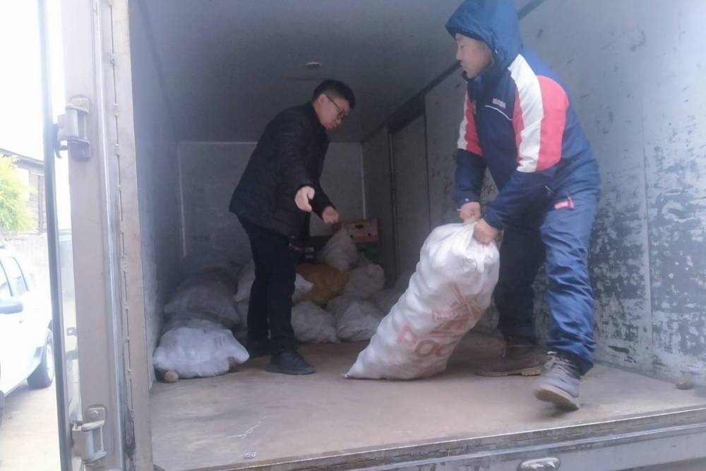Район Бурятии безвозмездно отправил картошку пострадавшим от паводка в Улан-Удэ