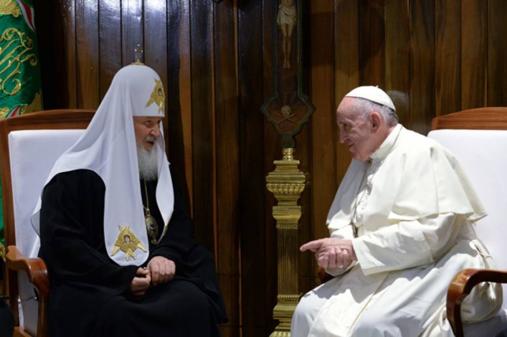 В РПЦ анонсировали встречу патриарха Кирилла и Папы Римского