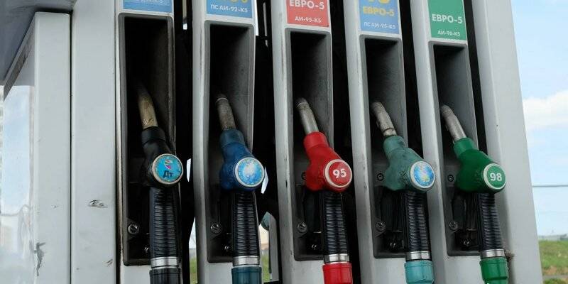 В 2021 году цены на бензин в Новосибирске выросли на пять рублей