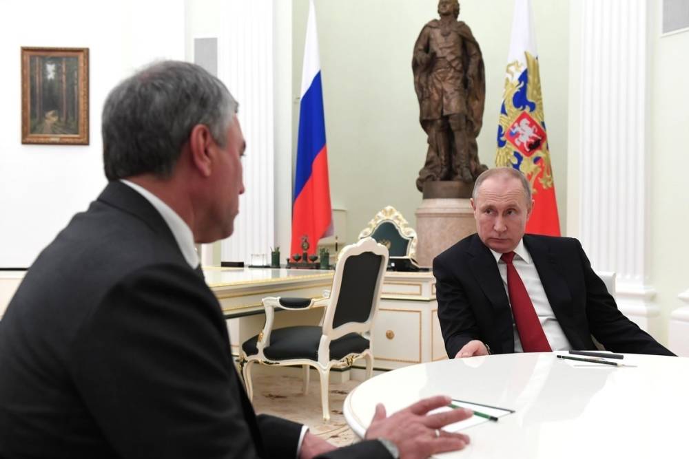Володин назвал Путина преимуществом России, по которому наносят удары