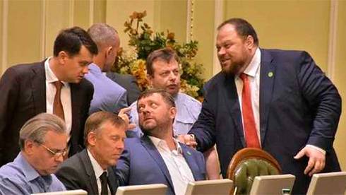 «Слуга народа» поддержала кандидатуры Стефанчука и Корниенко на должности спикера и первого зампредседателя Рады