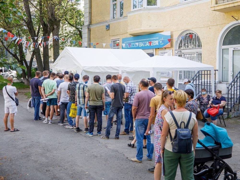 Депутаты Екатеринбурга собираются привить от ковида во дворах 20 тыс. жителей