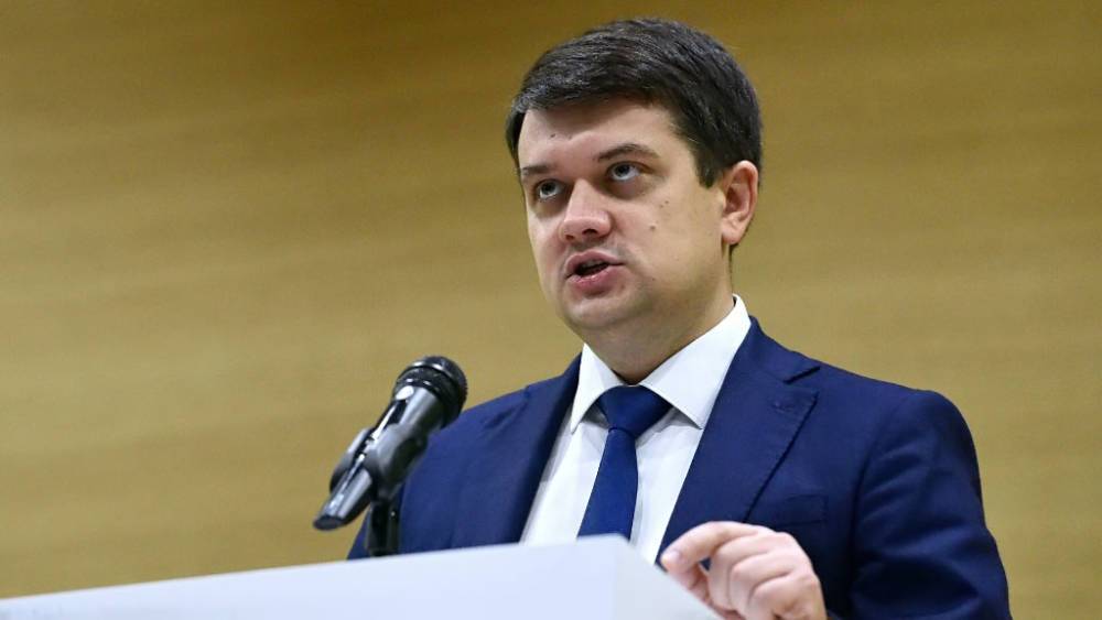 «Слуги народа» сняли Разумкова с поста спикера вопреки критике Европарламента