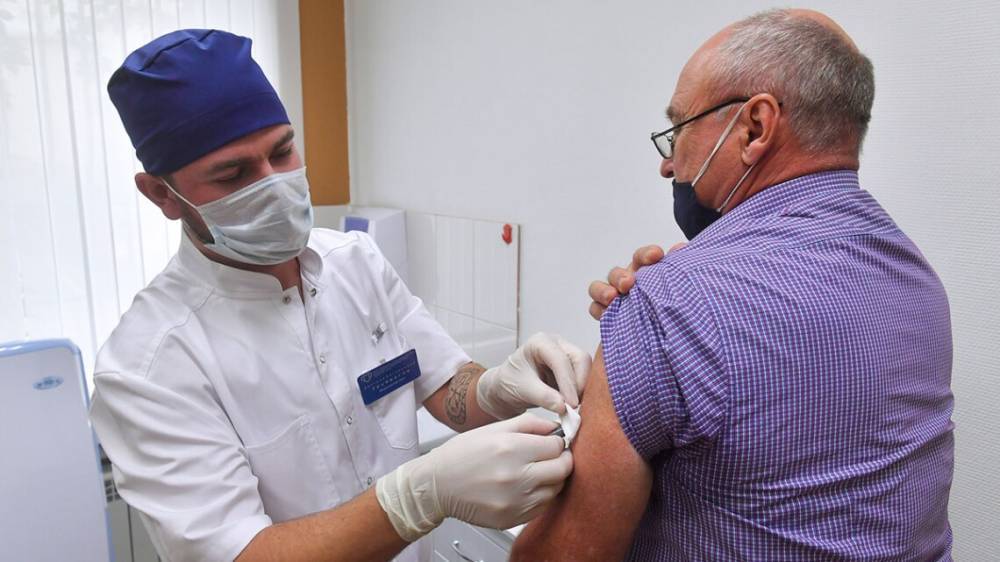 Пенсионерам предлагают делать прививки от коронавируса в отделениях «Укрпочты»