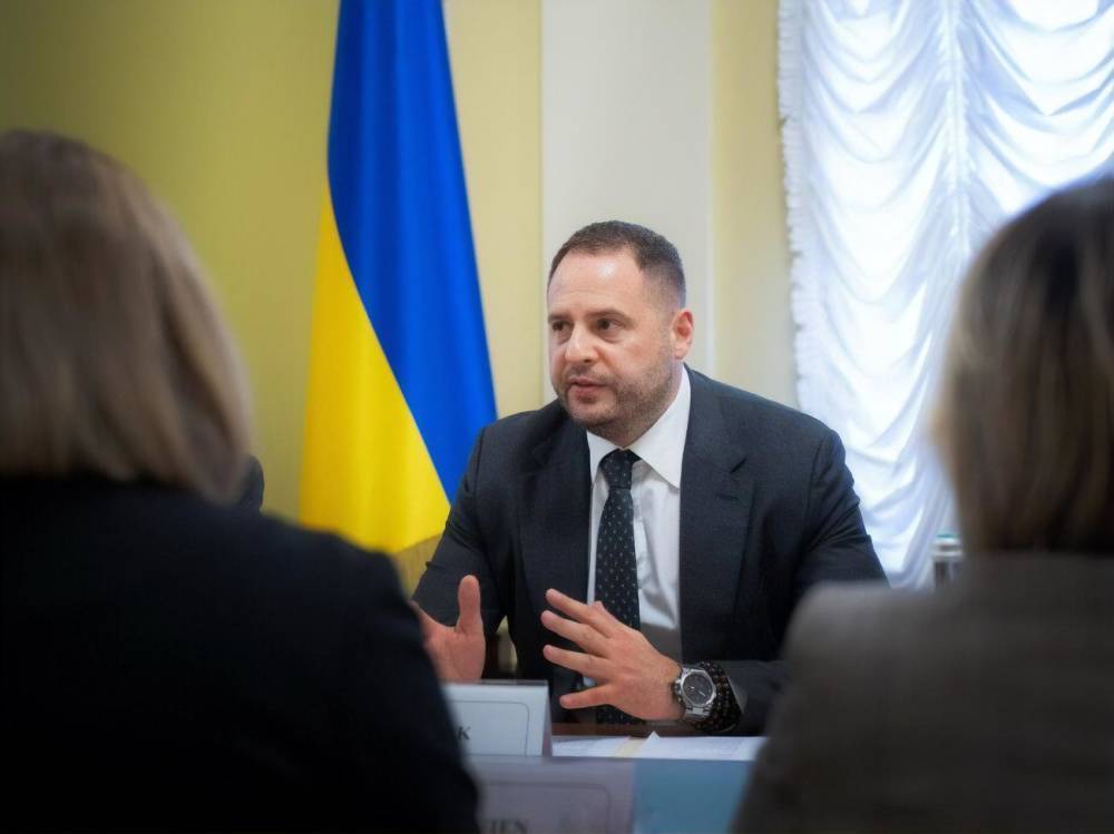 Разумков о Ермаке: Вторым лицом в Украине является глава Офиса президента. Не считаю, что это правильно