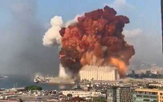 Ученый выяснил, что могло повлиять на силу мощного взрыва в Бейруте в 2020 году и мира
