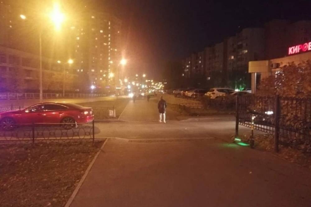 11-летний мальчик на электросамокате пострадал в столкновении с Mazda в Екатеринбурге