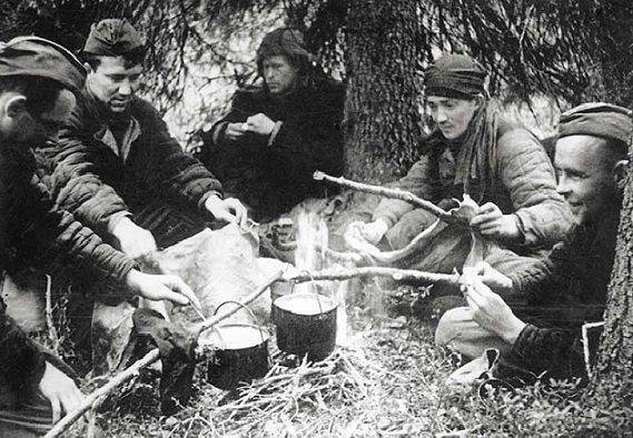 ТГ-1: как советские партизаны заряжали рации от огня - Русская семеркаРусская семерка