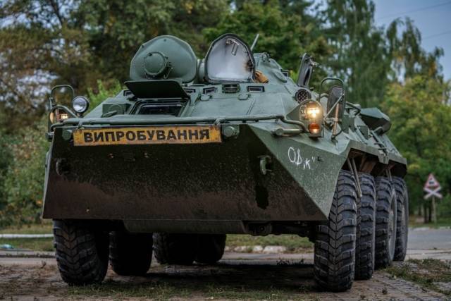 В Украине прошли испытания восстановленных БТР-80 (ВИДЕО)