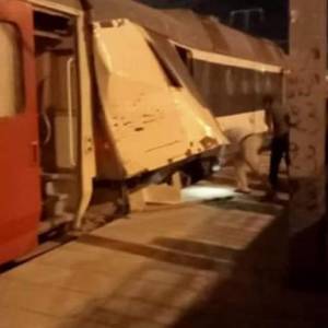 В Тунисе произошло столкновение пассажирских поездов: есть пострадавшие