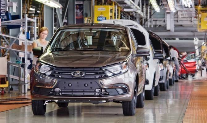 АВТОВАЗ объяснил острый дефицит автомобилей LADA Granta