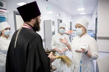 Священники вместе с врачами начнут лечить россиян