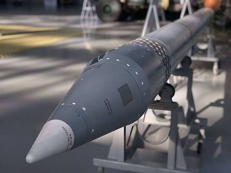 В Китае на авиасалоне Airshow China 2021 замечена "копия" украинской ракеты "Молния"