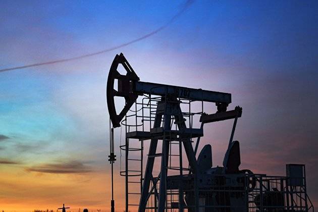 Wены на нефть американской марки WTI поднялась выше $80 за баррель впервые с ноября 2014 года