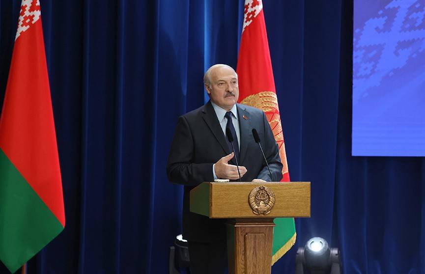 Лукашенко: Ни один человек не должен переплачивать за чью-то бесхозяйственность или желание набить карман