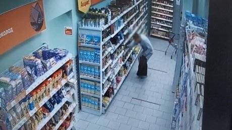 В Пензе мужчина похищал и продавал кофе, консервы и сыр