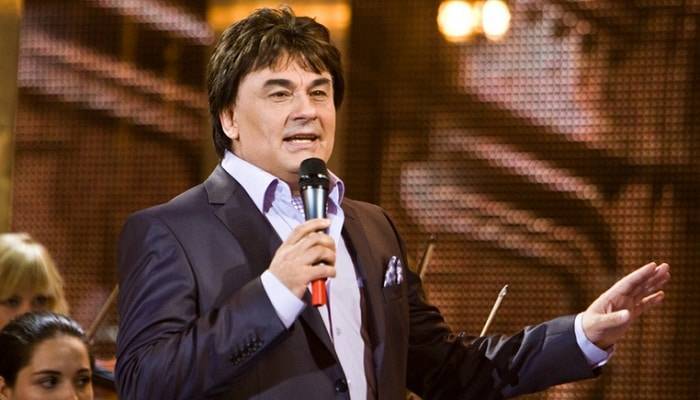 Известный российский певец Александр Серов экстренно госпитализирован в тяжелом состоянии