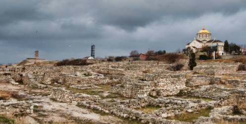 Оккупанты в Крыму незаконно присвоили более 300 тысяч археологических артефактов Херсонеса
