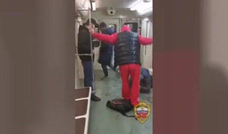 Арестованным за нападение в московском метро предъявили обвинения