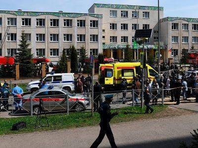 Против директора школы в Казани, где в мае в результате стрельбы погибли девять человек, возбудили дело о халатности