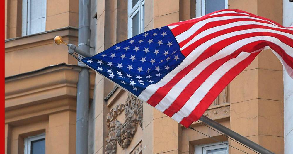 Сотрудники посольства США в Москве могли вернуть краденый рюкзак, считает потерпевший