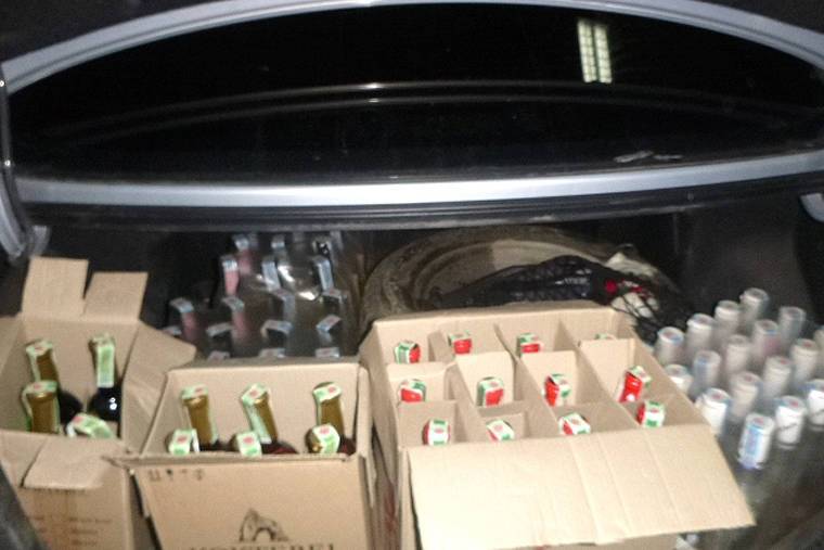 Полицейских из Ростова обвинили в получении взяток от бизнесмена, торгующего некачественным алкоголем