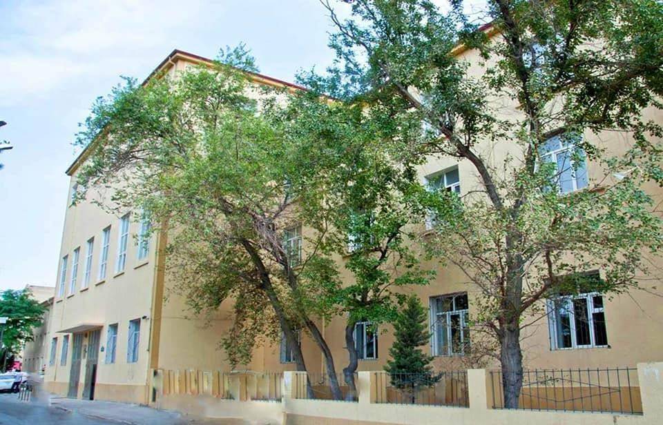 Управление образования Баку о причинах перевода учащихся одной из школ в другое школьное здание (ФОТО)