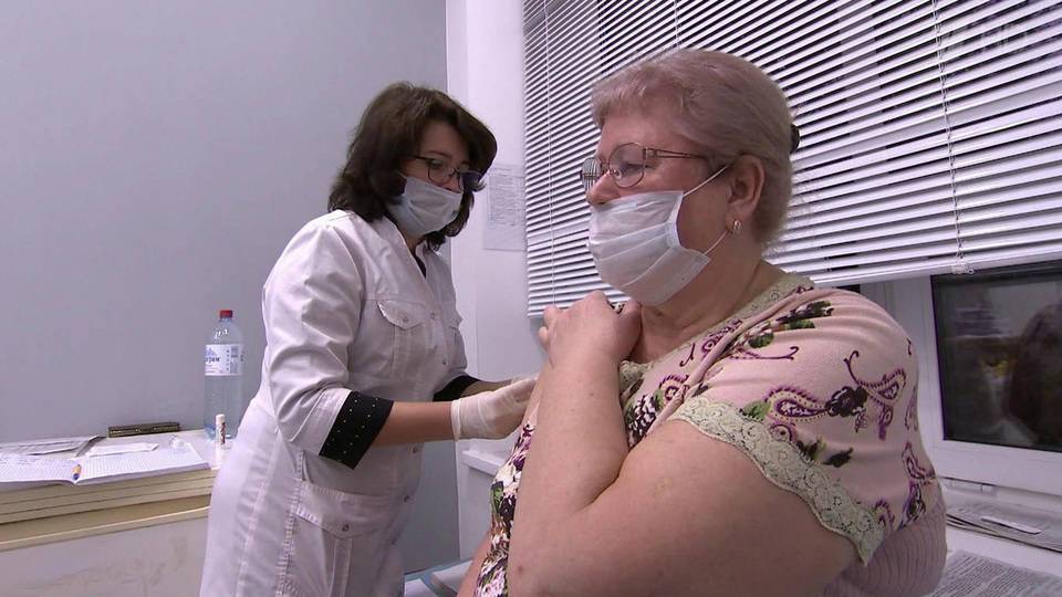 В российских регионах растет число желающих пройти вакцинацию от коронавируса
