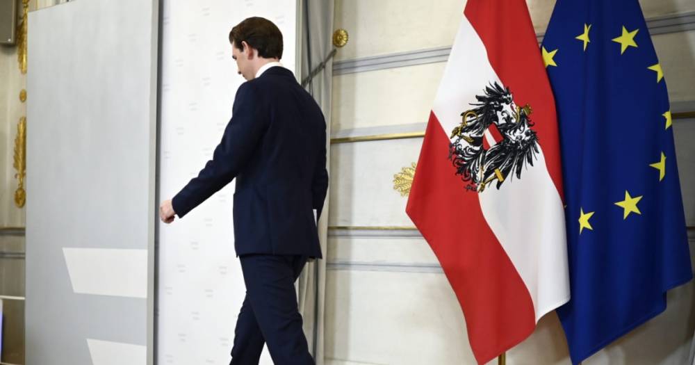 Канцлер Австрии подал в отставку из-за обвинений в коррупции