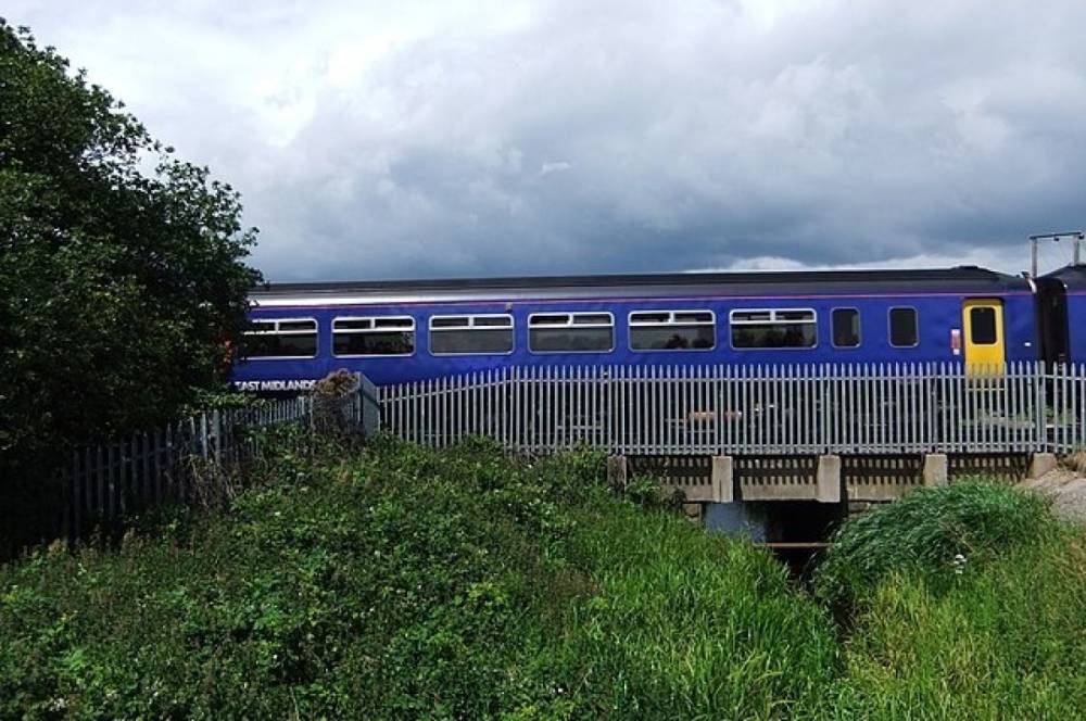 В Англии при столкновении двух поездов пострадали 13 человек - BBC