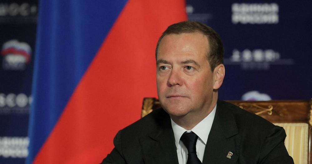 Медведев рассказал о вступлении России в пятую фазу пандемии COVID