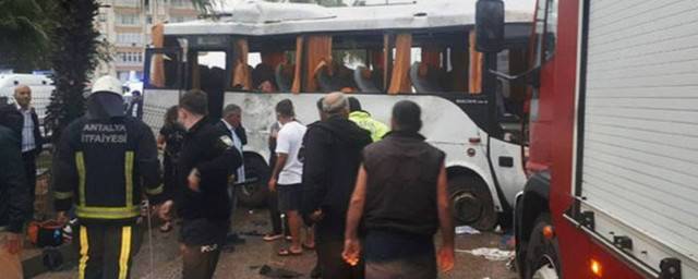 В Анталье в ДТП с автобусом пострадали туристы из России