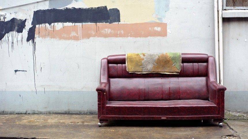 Житель Сочи катался на диване по дорогам и был оштрафован за отсутствие ремней