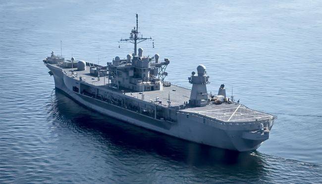 В Черное море вошел флагманский корабль Шестого флота ВМС США