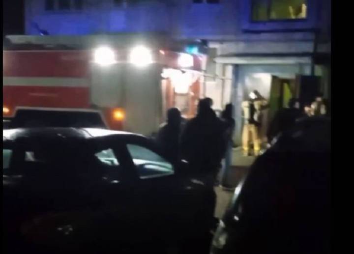 После взрыва и пожара в квартире в Ленобласти погиб мужчина, причина – не газ