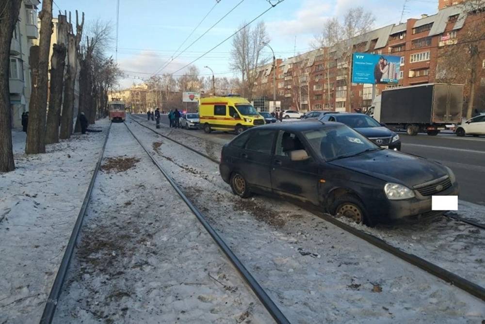 В Екатеринбурге отправили в колонию водителя, сбившего насмерть отца с ребенком