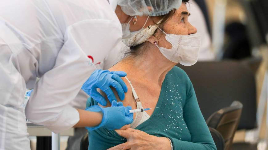 Попова: Доля заболевших COVID-19 после полной вакцинации не превышает 5%