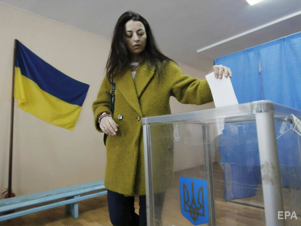 На довыборах в Верховную Раду в Херсонской и Черкасской областях лидируют кандидаты от "Слуги народа"