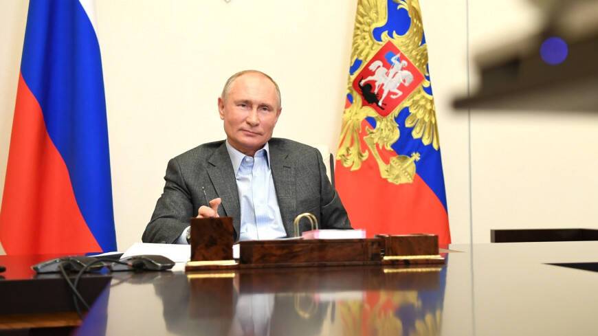 «Четкая и грамотная работа»: Путин поздравил сотрудников органов внутренних дел