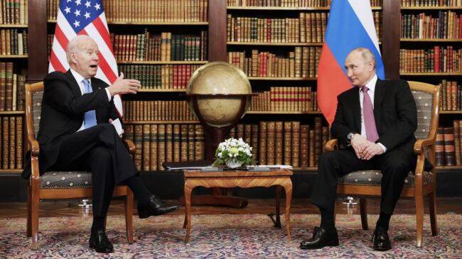 СМИ: Путин и Байден планируют личную встречу в начале 2022 года