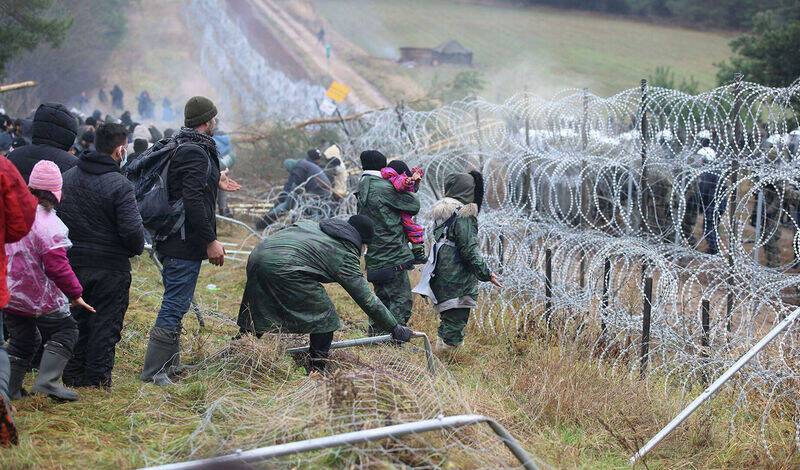 Польских силовиков обвинили в избиении беженцев на границе с Белоруссией