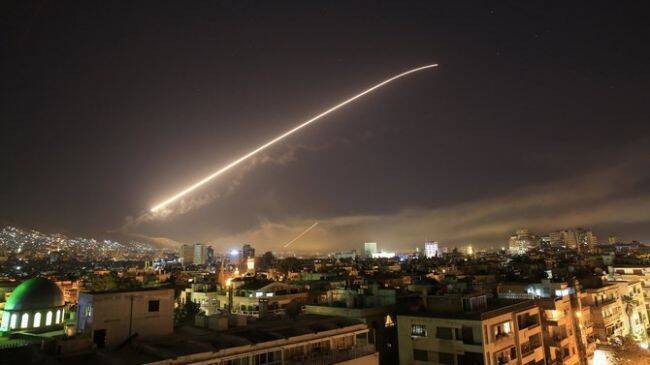 В Сирии неизвестные нанесли авиаудары по объектам проиранских ополченцев