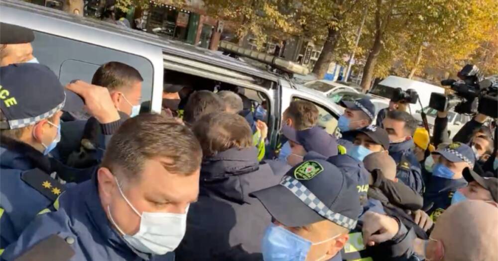 В Тбилиси задержали более 40 активистов, вышедших на акцию в поддержку Саакашвили