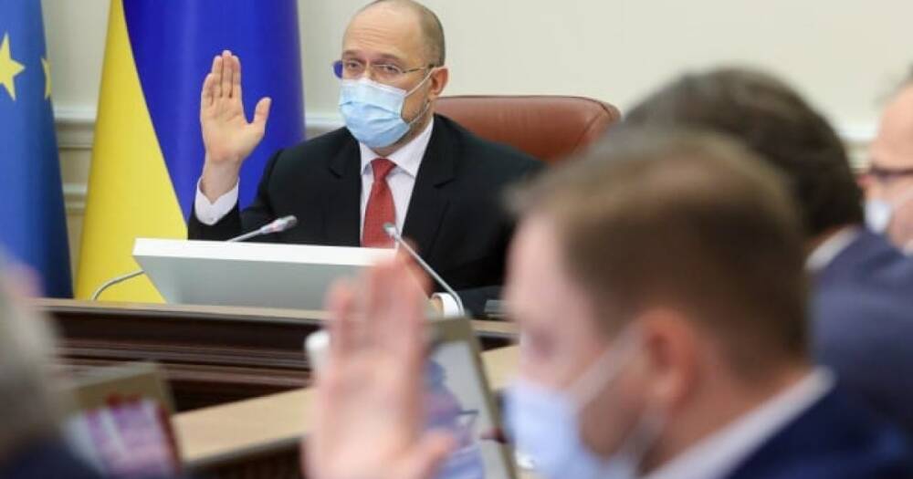 Шмыгаль заявил, что в Украине до конца недели вакцинируют от COVID-19 почти 40% украинцев