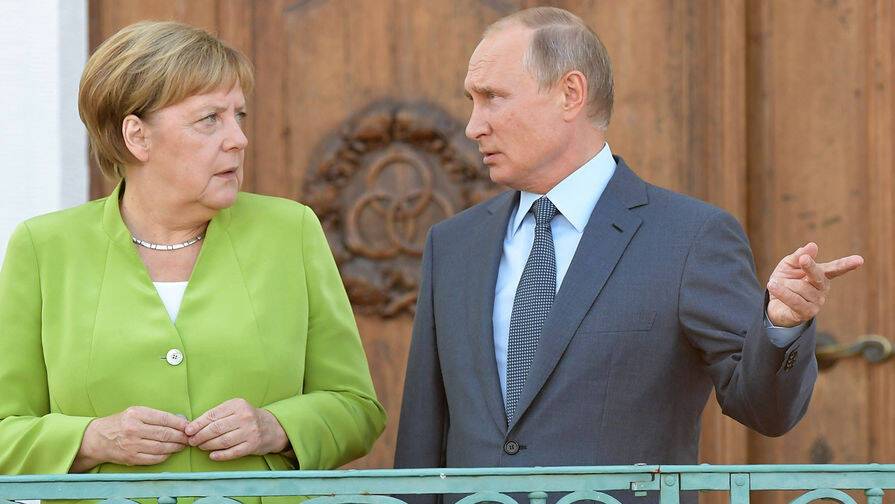 Меркель позвонила Путину из-за нелегальных мигрантов и попросила повлиять на Беларусь