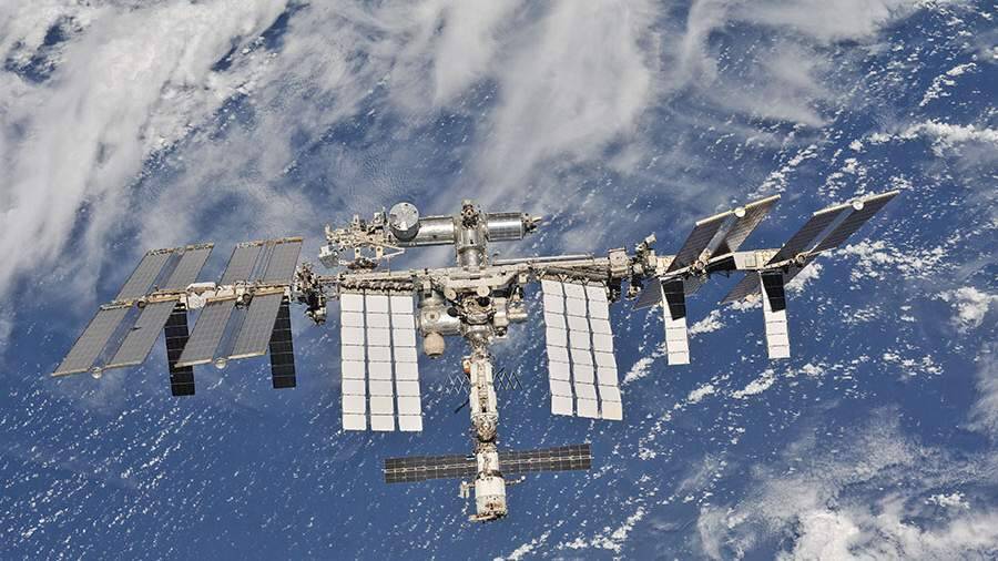 Орбиту МКС скорректируют для уклонения от космического мусора